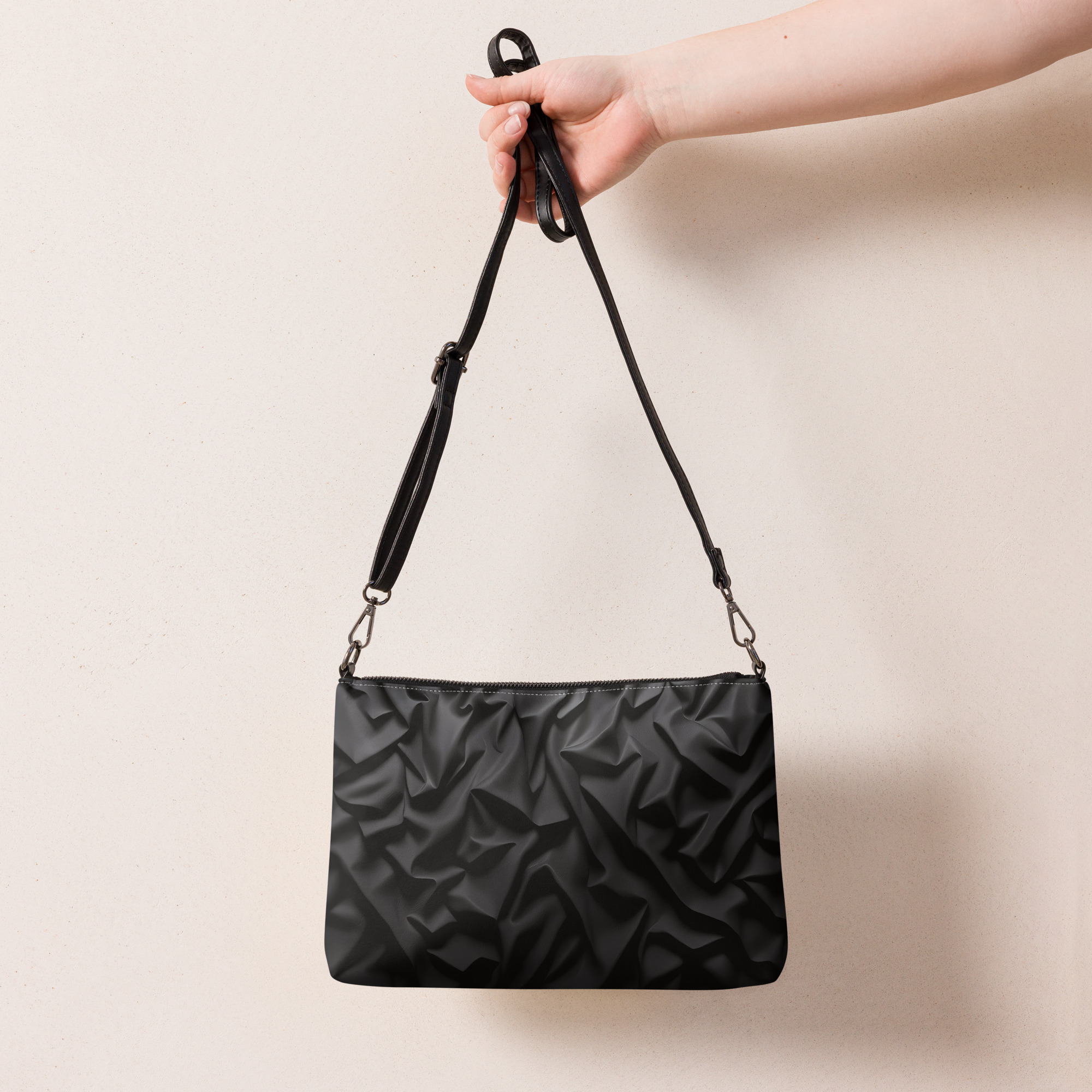 Textured L Crossbody bag